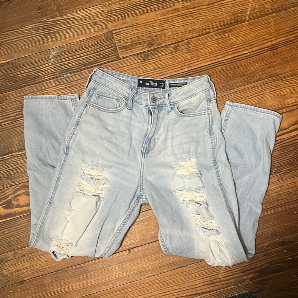 Hollister Ultra High Rise Mom Jean - Vintage Stretch Ripped Size 26 - Picture 1 of 4